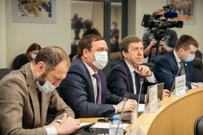 Пострадавшим во время пожара на Привокзальной сургутянам помогут деньгами  