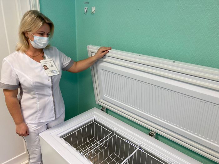 В Нижневартовск поступило семь холодильников для хранения вакцины «Спутник-М»