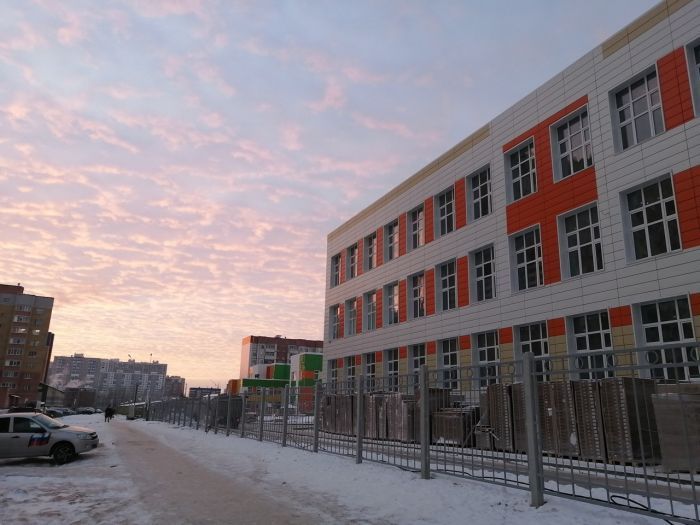 ​Школы Сургута эвакуируют