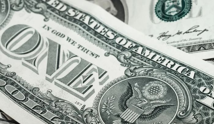 Курс доллара обновил исторический рекорд в России