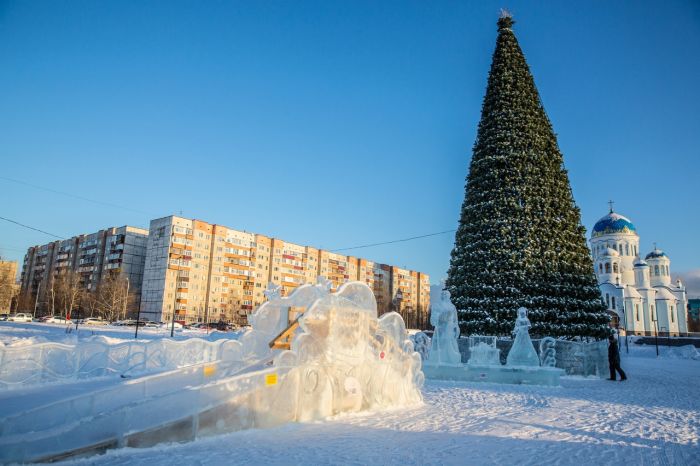 В Сургуте начался демонтаж ледовых городков