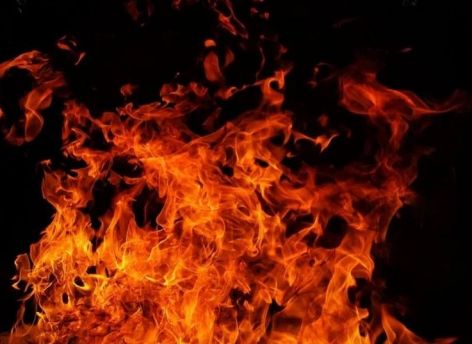 В Нижневартовске в ходе ночного пожара погиб мужчина
