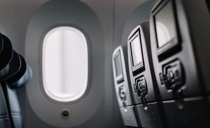 ​Utair продолжает полеты внутри России и за рубежом, сообщили в компании