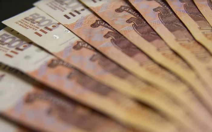 ​В Сургуте экс-сотрудницу банка приговорили к 4 годам колонии за кражу 19 млн рублей