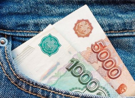 Россияне в ожидании роста цен массово скупают презервативы
