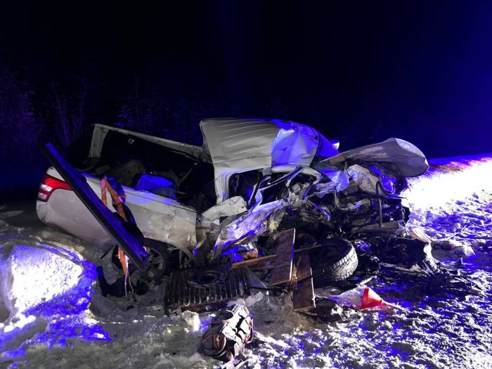 На югорской трассе столкнулись автомобили – погибли два человека