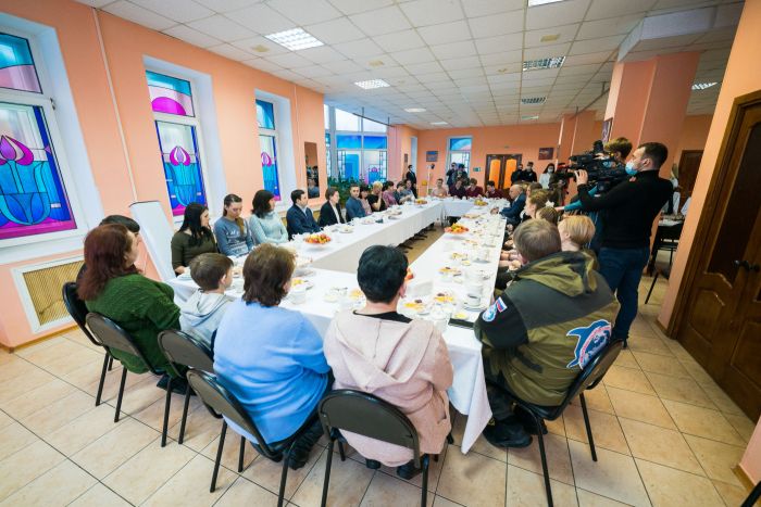 ​Эвакуированных из Донецка людей в Югре обеспечат работой, медициной и образованием