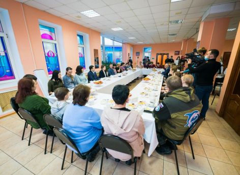 ​Эвакуированных из Донецка людей в Югре обеспечат работой, медициной и образованием