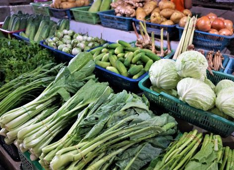 Лук и капуста стали лидерами роста цен среди продуктов в России