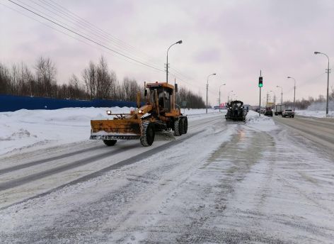 Недобросовестных подрядчиков наказали рублём за некачественную уборку снега в Сургуте