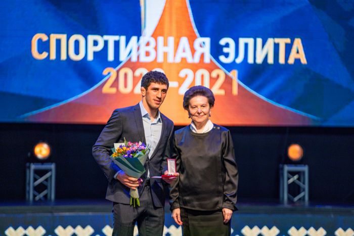 ​«Вы – элита среди нас всех» – в Югре подвели итоги спортивного года и наградили лучших
