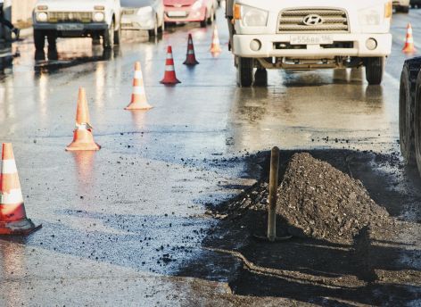 В Сургуте стартовал ямочный ремонт