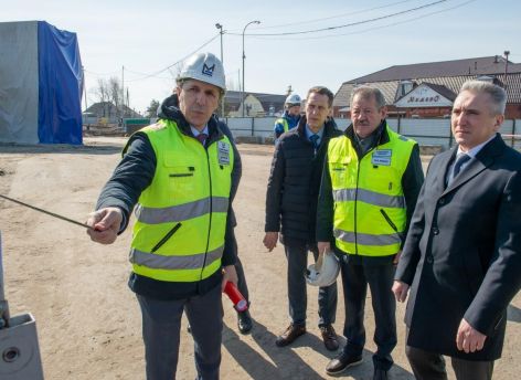 Губернатор Александр Моор оценил ход строительства путепровода в Ялуторовске