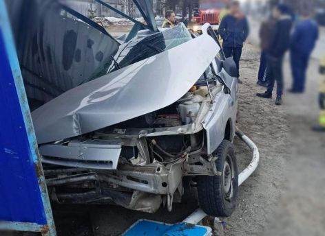 Пьяный водитель снес остановку в Кондинском районе