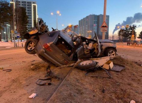 В Сургуте ищут свидетелей ДТП, в котором BMW разорвало на части