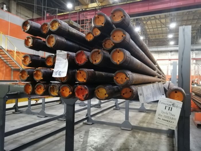 В Сургуте завод обрабатывает уникальным составом нефтегазовые трубы, чем повышает их срок жизни в 10 раз