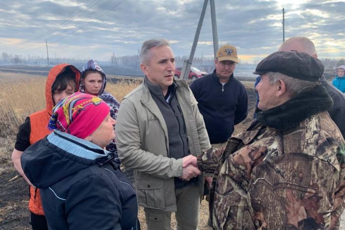 ​Александр Моор поручил поддержать финансово пострадавших жителей Бердюжского района