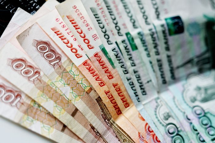 Фирма в Сургуте задолжала 17 работникам зарплату: возбуждено уголовное дело