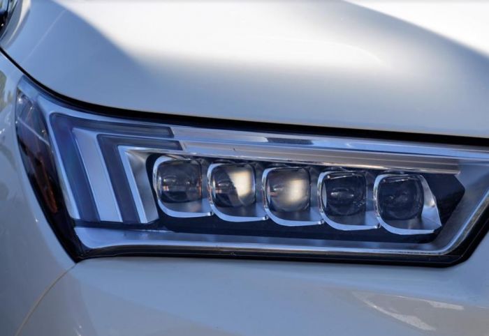 Продажи новых автомобилей продолжают падать в России