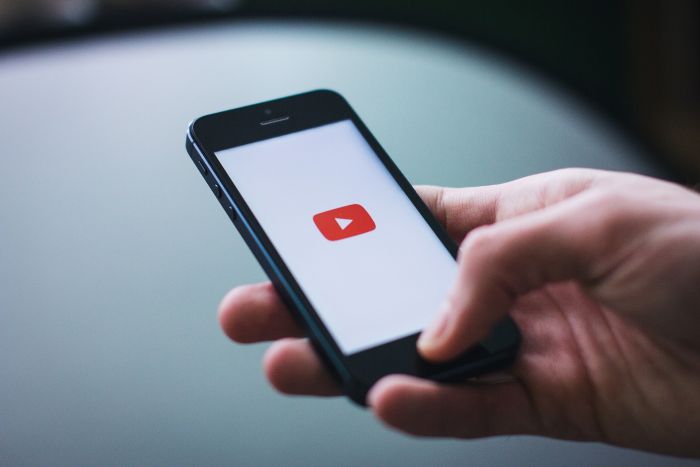 YouTube продолжит работу в России