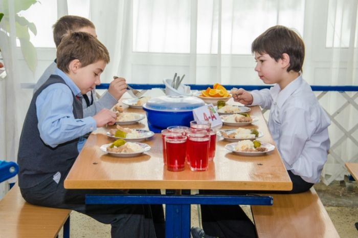 Школьное питание в Сургуте подорожало на 11 рублей 