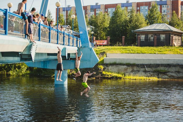 Сургутянам запретили купаться в городских водоемах, а отдохнуть на берегу разрешили