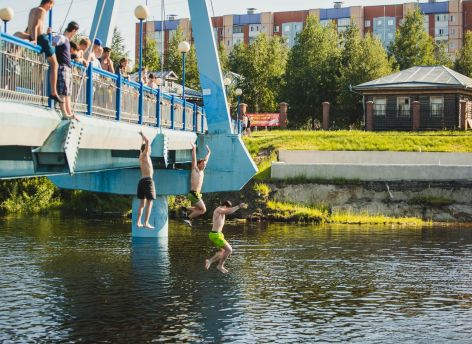 Сургутянам запретили купаться в городских водоемах, а отдохнуть на берегу разрешили