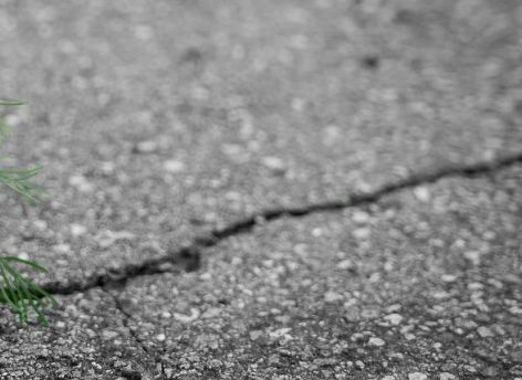 В Сургутском районе расследуют уголовное дело о разрушенной дороге