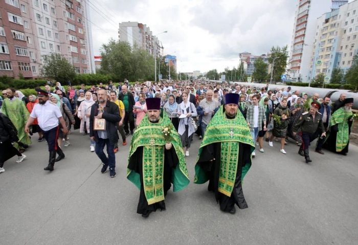 Крестный ход собрал тысячи верующих в Сургуте