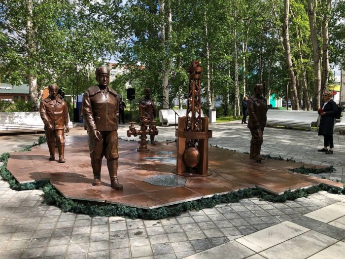 В Нижневартовске появился сквер, посвященный Героям Самотлора