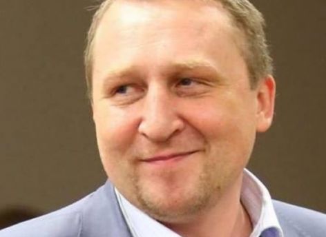 ​Российская власть точно нацелена на ослабление рубля. Думаю, сейчас идет поиск технического решения, как это сделать