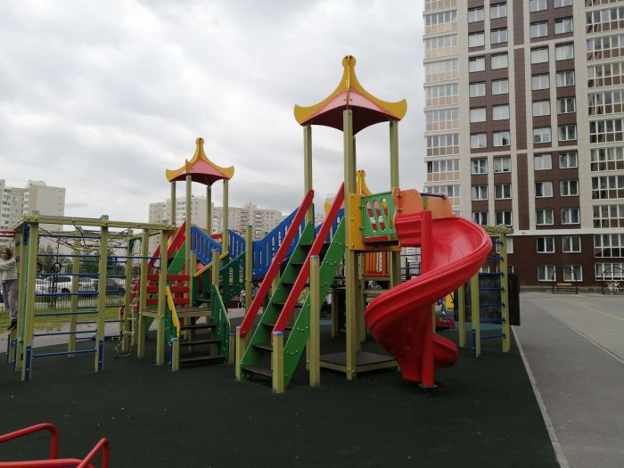 Сургутские детские площадки проверили на безопасность