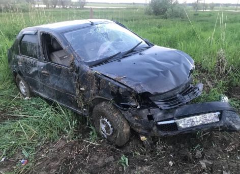 ​В Нефтеюганске пьяный пенсионер на Renault врезался в опору ЛЭП