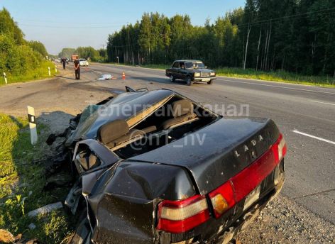 ​Грузовик смял «десятку» на югорской трассе – погиб молодой мужчина