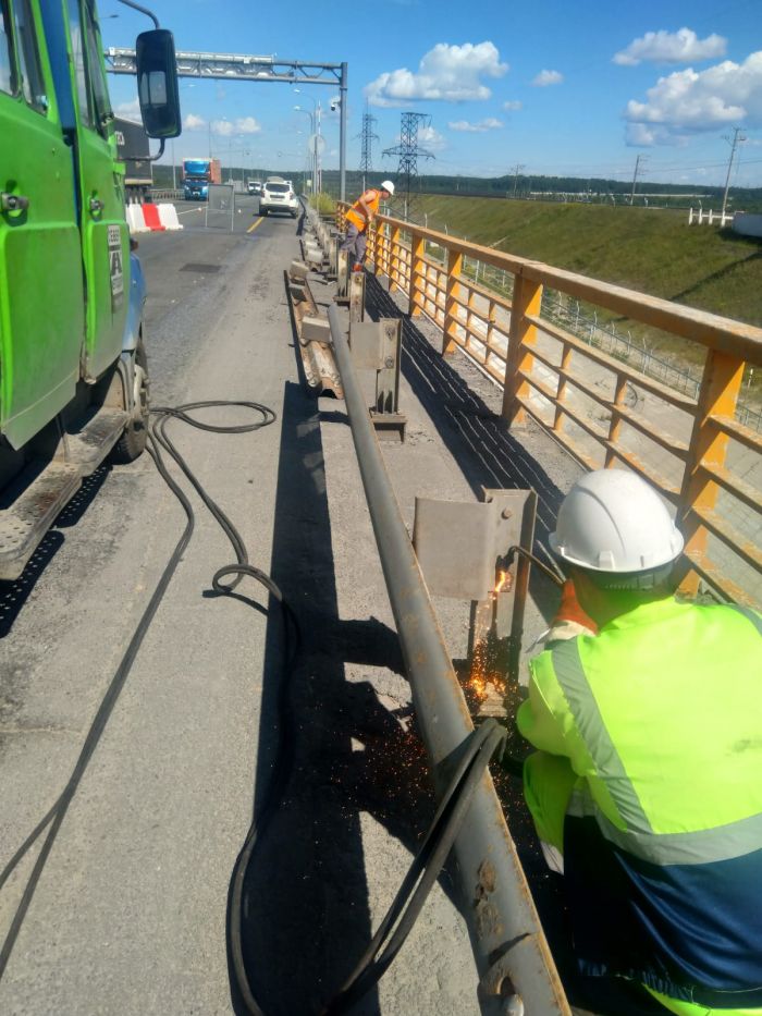 Для водителей большегрузов подготовили стоянки на время перекрытия моста через Обь