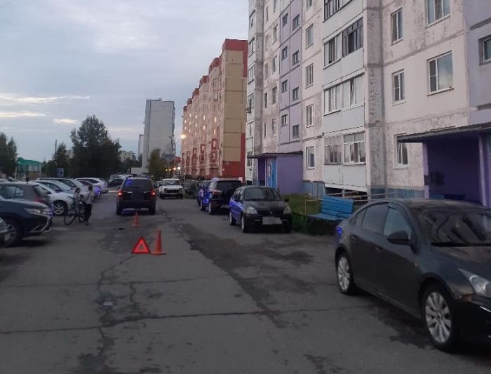 11-летний велосипедист угодил под колеса автомобиля в югорском поселке