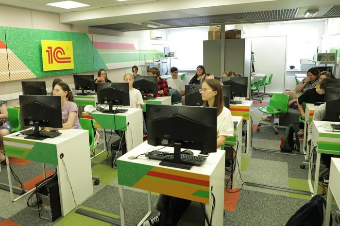 ​Для тюменских школьников пройдет курс «Программирование на языке Python»