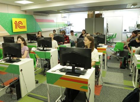 Для тюменских школьников пройдет курс «Программирование на языке Python»