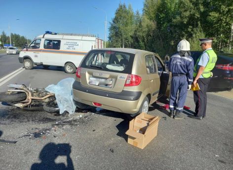 30-летний байкер погиб в Сургуте в ДТП с пенсионеркой на Hyundai