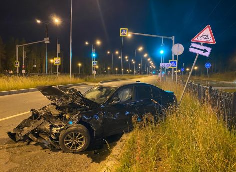 ​Toyota и BMW столкнулись в Сургуте – пострадали пять человек
