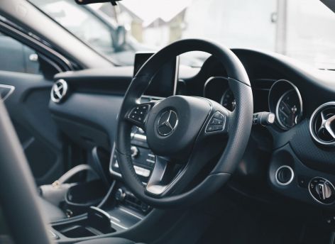 Средняя цена на новые автомобили в России сократилась до 2,3 млн рублей