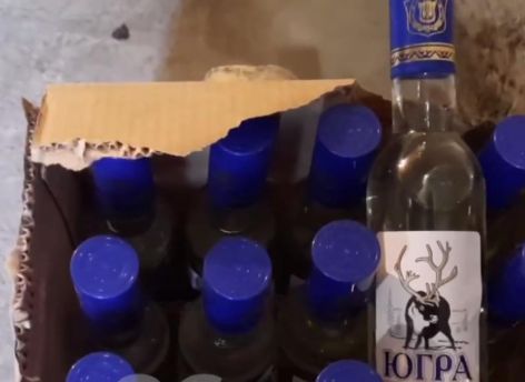 В Сургуте у мигранта нашли пять с половиной тысяч бутылок опасной водки