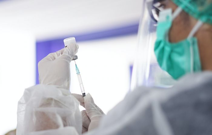 ​Сургутский врач отметил эффективность сезонной вакцинации от ковида