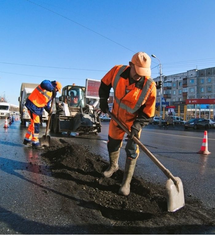 ​Дорога у поликлиники «Нефтяник» в Сургуте перекрыта: идет ремонт