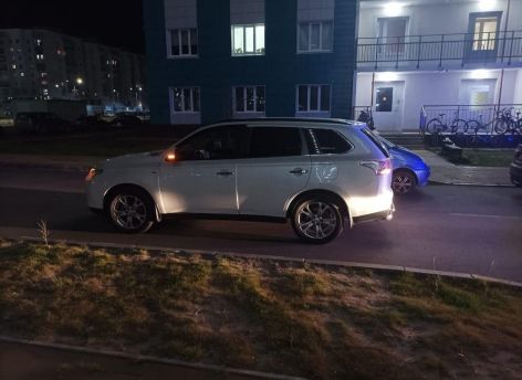 Автоледи сбила ребенка на самокате в Ханты-Мансийске