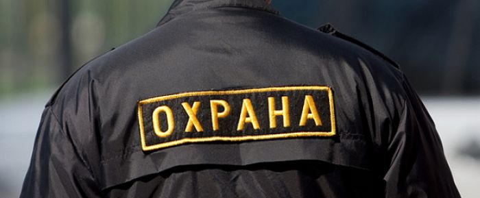 Чоповцы попытались выгнать подростка из сургутского ТЦ: в дело вмешалась полиция // ВИДЕО