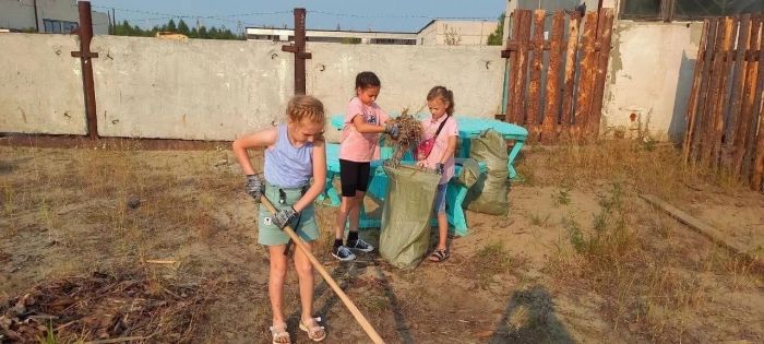 Маленькие югорчане помогли благоустроить приют в Октябрьском районе