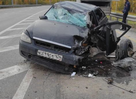 Водитель Toyota Avensis выехал на встречку и спровоцировал смертельное ДТП в Нефтеюганском районе