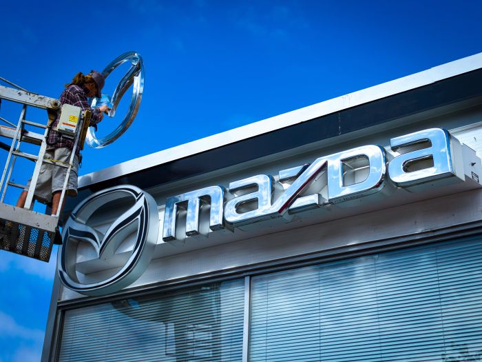 Mazda обсуждает полное прекращение производства в России