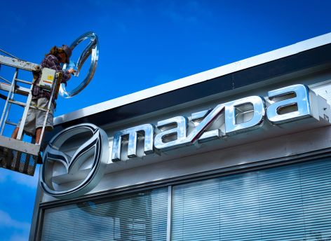 Mazda обсуждает полное прекращение производства в России